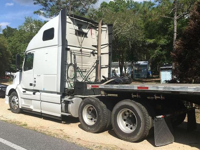 Image of Volvo VNL64T670 equipment image 1