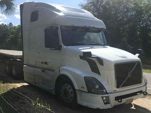 Image of Volvo VNL64T670 equipment image 4