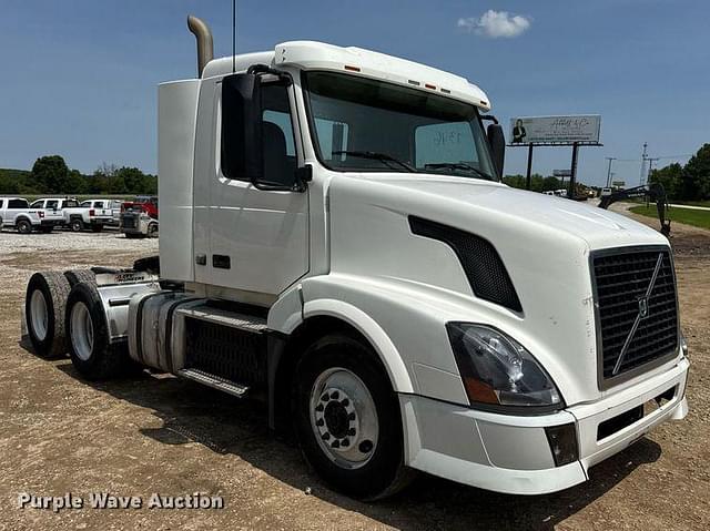 Image of Volvo VNL equipment image 2