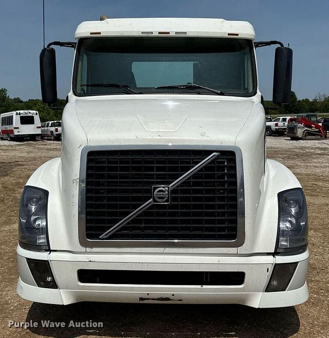 Image of Volvo VNL equipment image 1