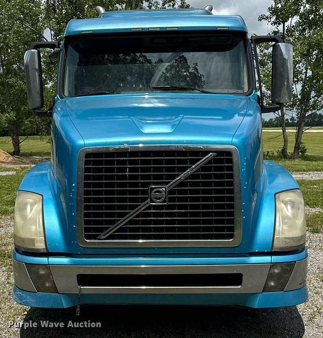 Image of Volvo VNL equipment image 1