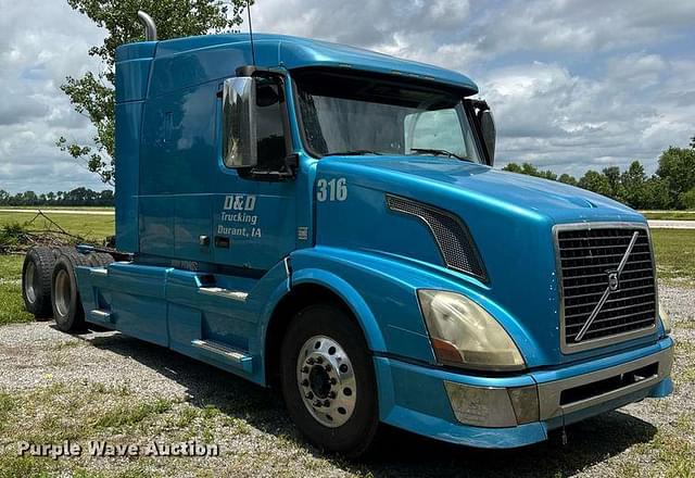 Image of Volvo VNL equipment image 2
