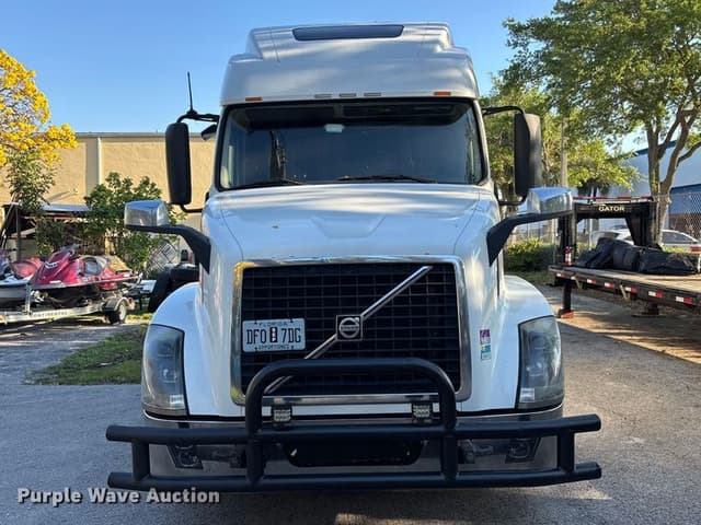 Image of Volvo VNL equipment image 1