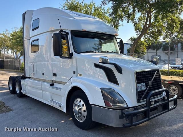 Image of Volvo VNL equipment image 2