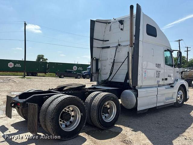 Image of Volvo VNL equipment image 4