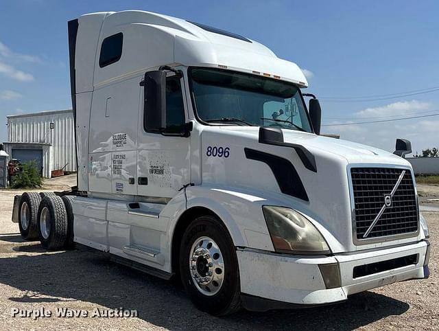 Image of Volvo VNL equipment image 2