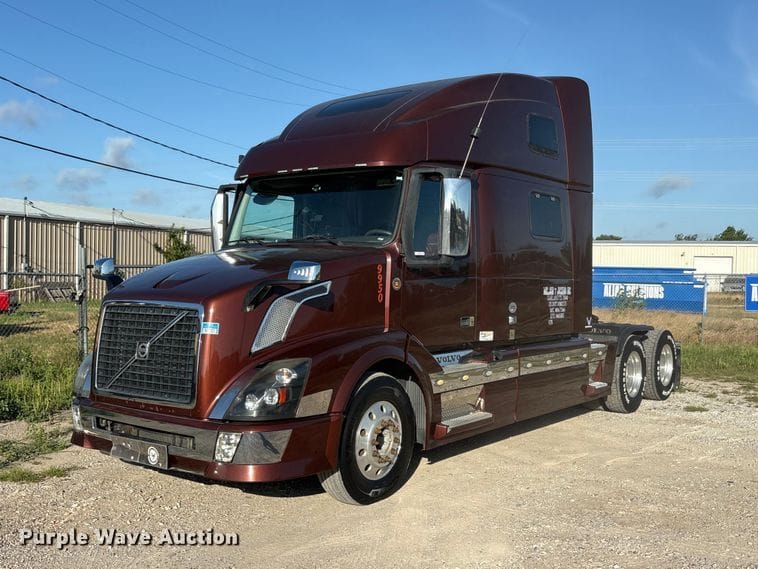 2013 Volvo VNL Equipment Image0