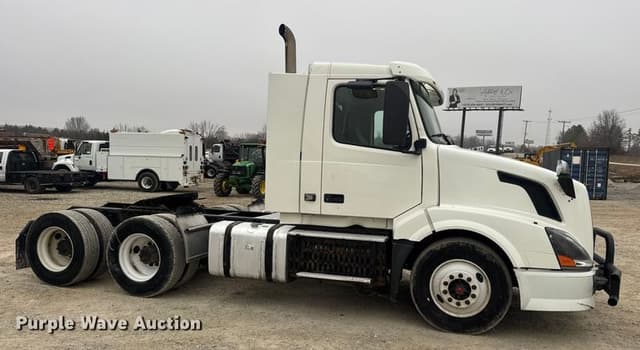 Image of Volvo VNL equipment image 3