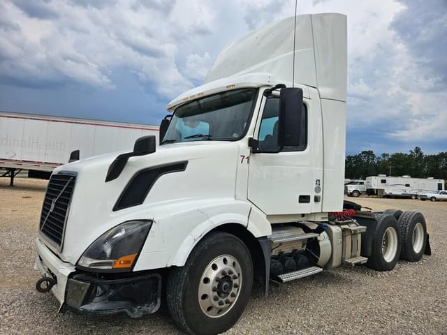 Image of Volvo VNL equipment image 1