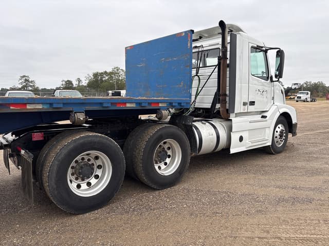 Image of Volvo VNL equipment image 2