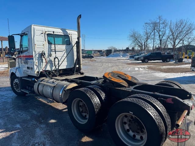 Image of Volvo VNL equipment image 1