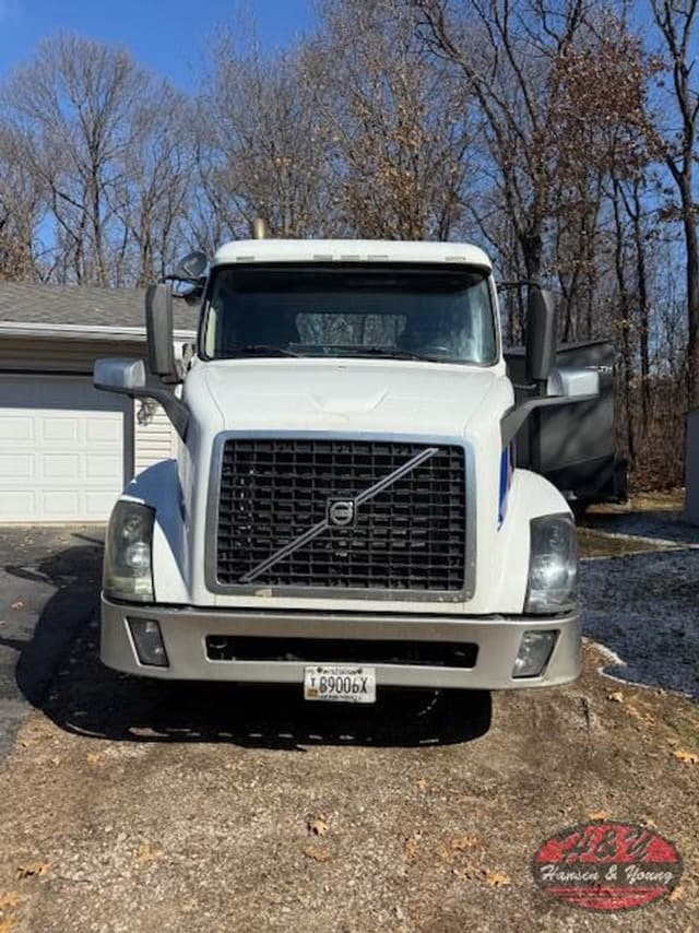 Image of Volvo VNL equipment image 4