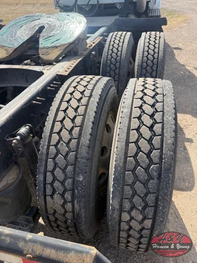 Image of Volvo VNL equipment image 3