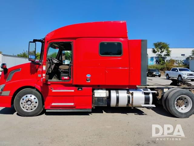 Image of Volvo VNL630 equipment image 1