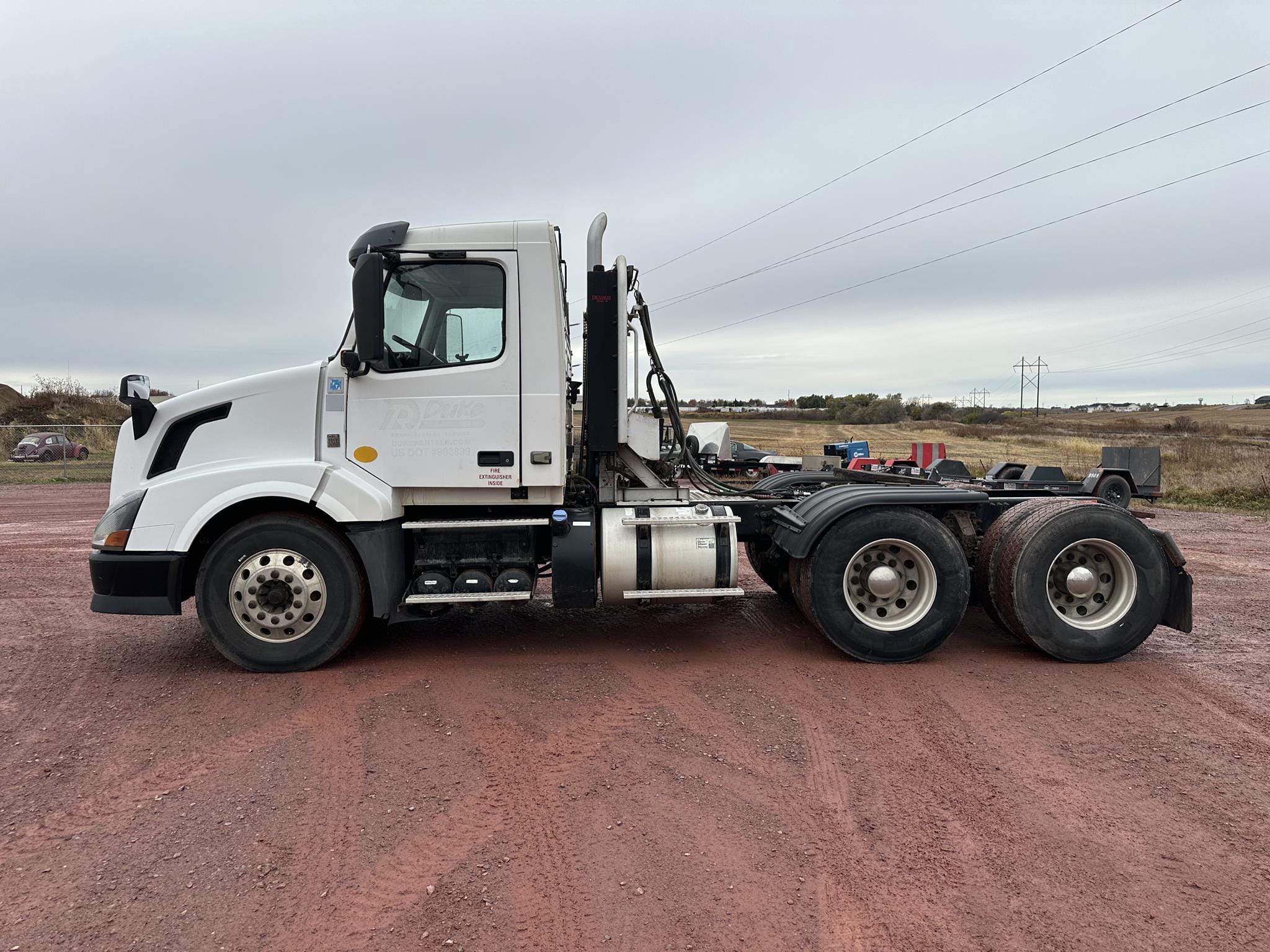 2013 Volvo VNL64T300 Equipment Image0