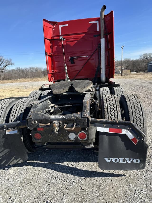 Image of Volvo VNL64T630 equipment image 4