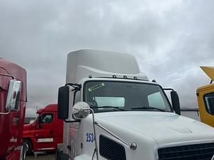 Main image Volvo VNM 33