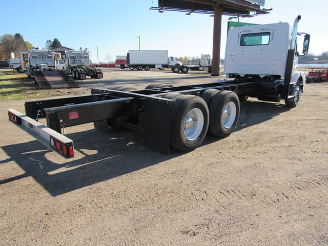 Image of Volvo VNM64200 equipment image 2