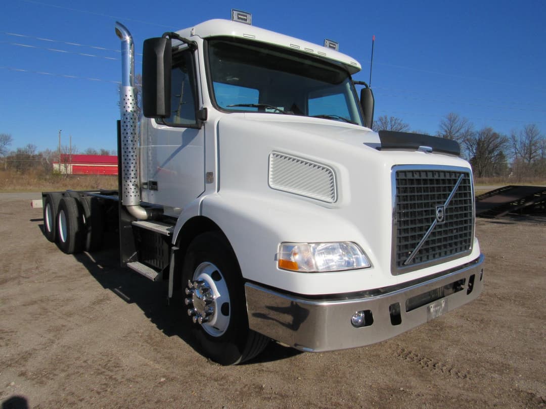 Image of Volvo VNM64200 Primary image