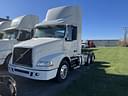 2013 Volvo VNM64T200 Image