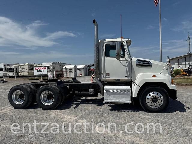 Image of Western Star 4700 equipment image 3