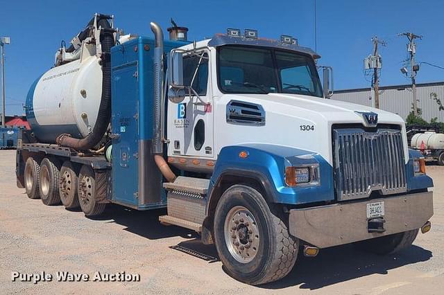 Image of Western Star 4700SF equipment image 2