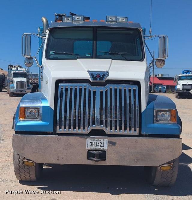 Image of Western Star 4700SF equipment image 1