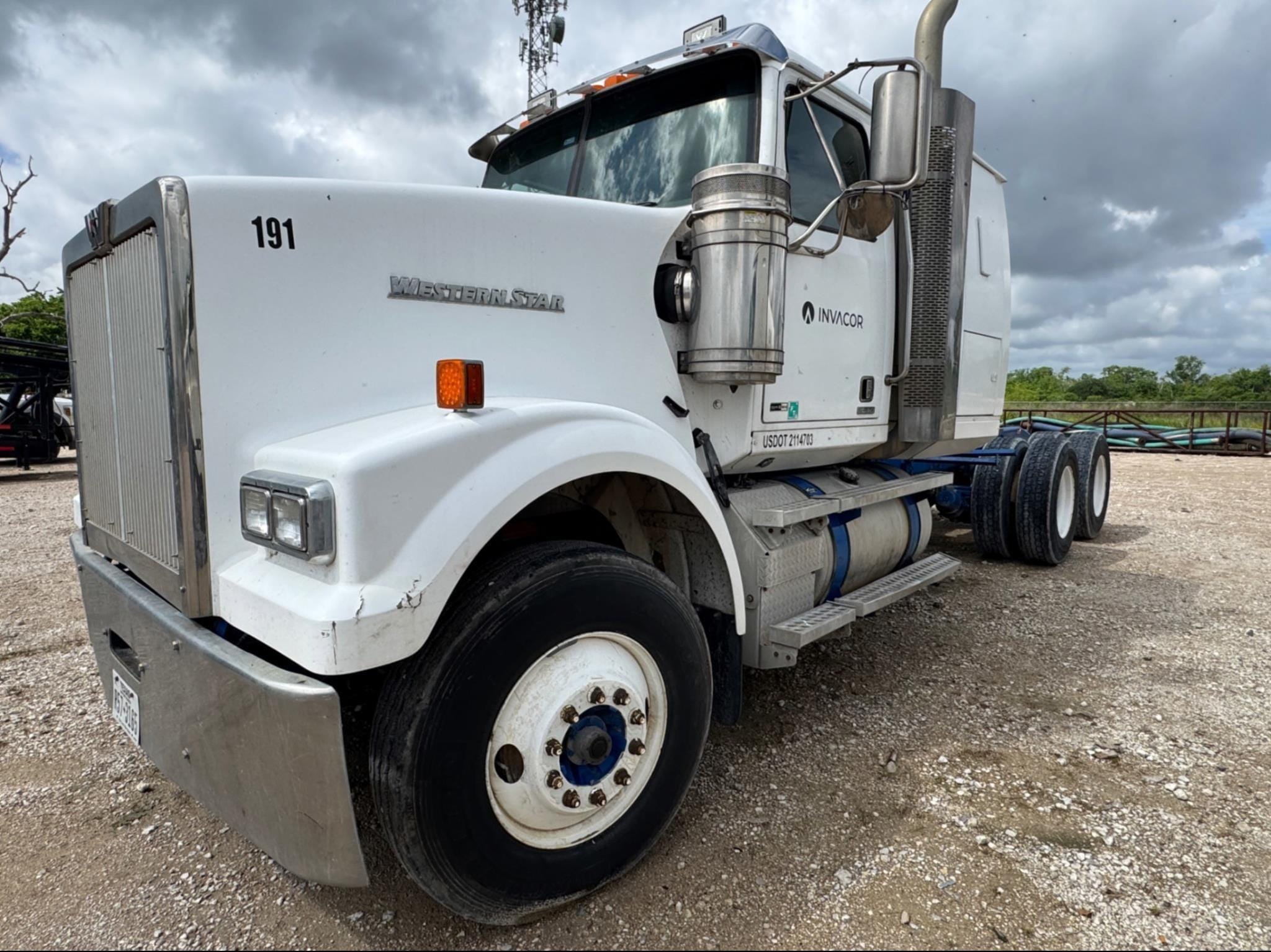 2013 Western Star 4900 Equipment Image0