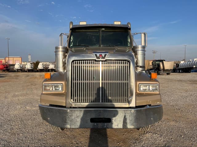 Image of Western Star 4900 equipment image 1