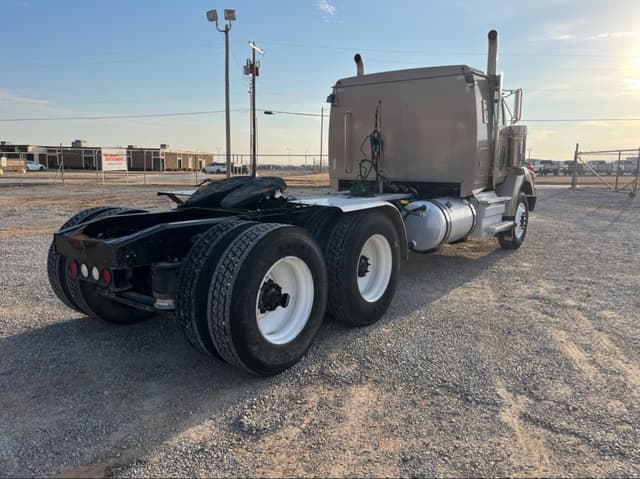 Image of Western Star 4900 equipment image 4