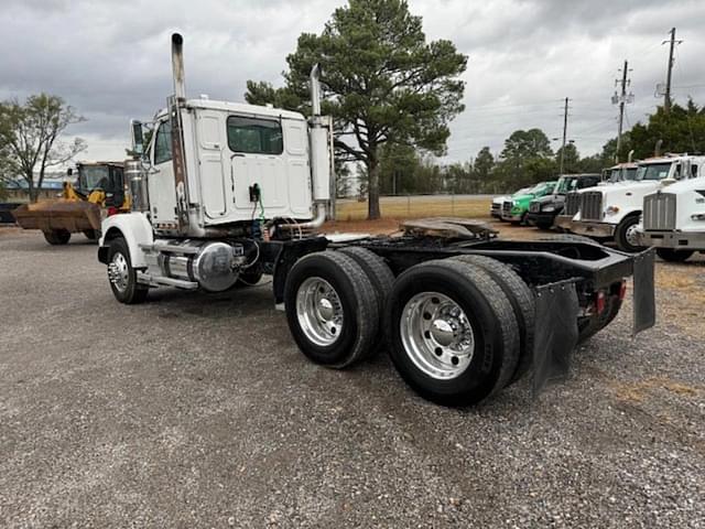 Image of Western Star 4900 equipment image 4