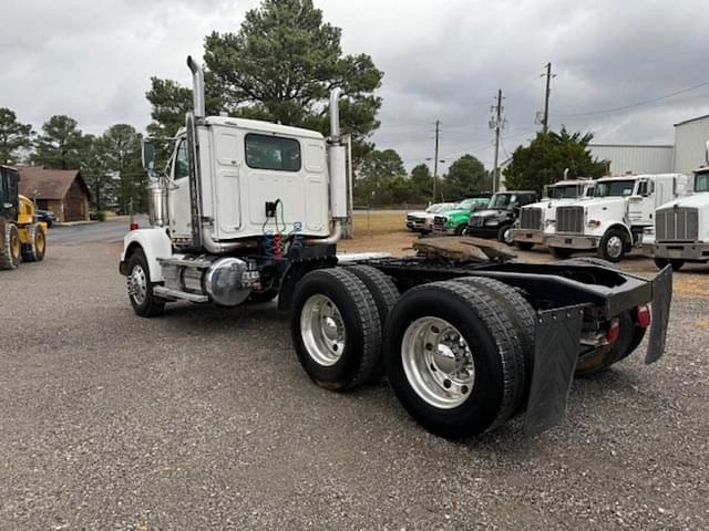 Image of Western Star 4900 equipment image 3