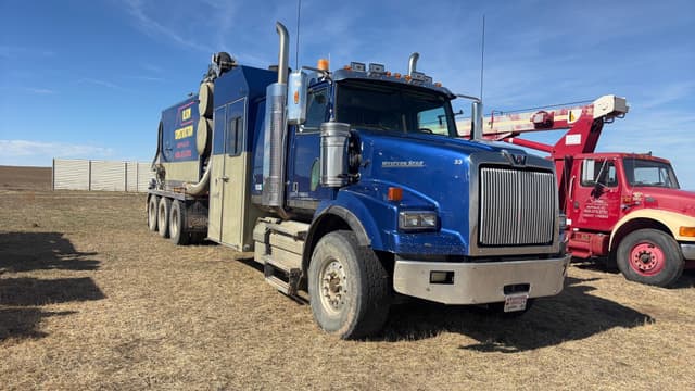 Image of Western Star 4900 equipment image 3