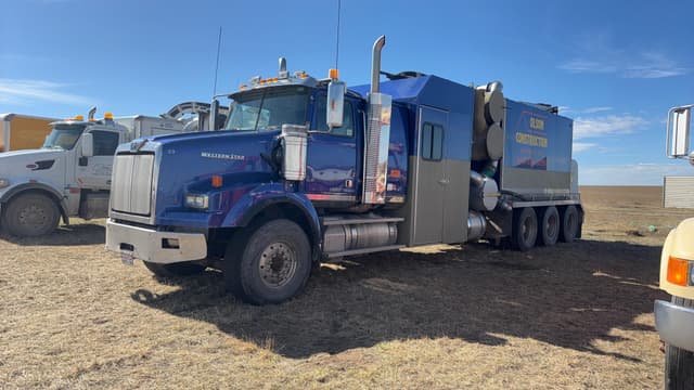 Image of Western Star 4900 equipment image 1