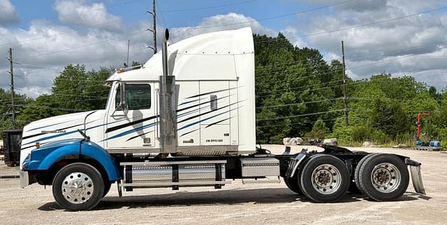 Image of Western Star 4900 equipment image 1