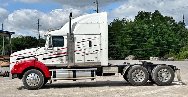 Image of Western Star 4900 equipment image 1