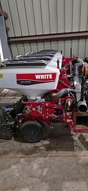 2013 White 8200 Image