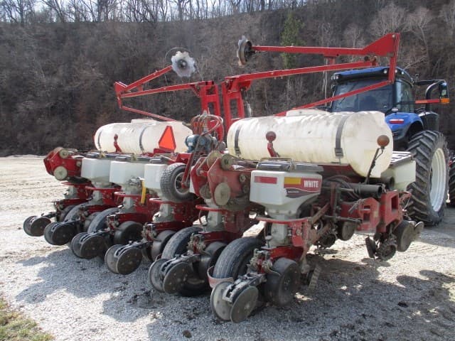 Image of White 8222 equipment image 1