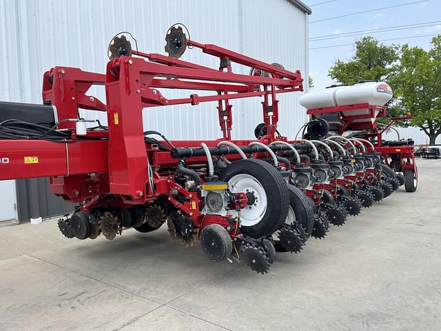 Image of White 8824 equipment image 2