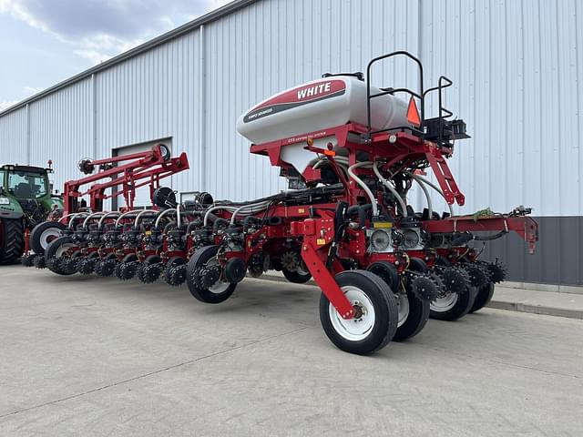 Image of White 8824 equipment image 1
