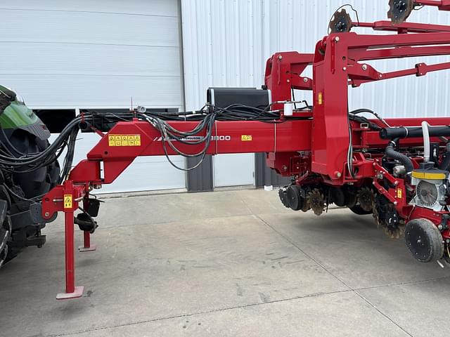Image of White 8824 equipment image 4