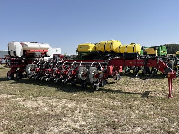 Image of Massey Ferguson 8800 equipment image 1