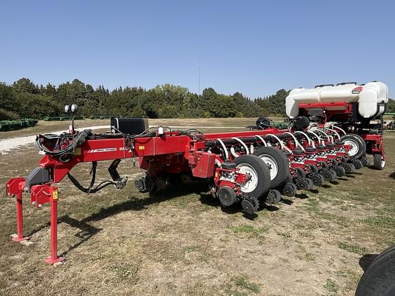 Image of Massey Ferguson 8800 Primary image