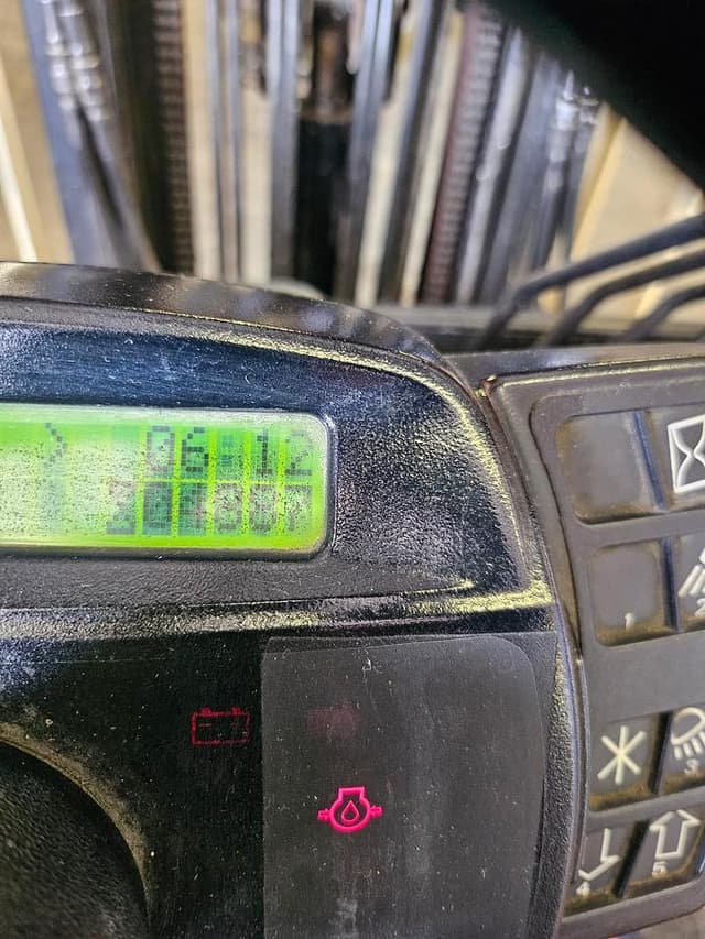 Image of Yale GLP050VX equipment image 4