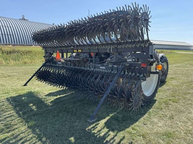 Image of Yetter 3530 equipment image 2