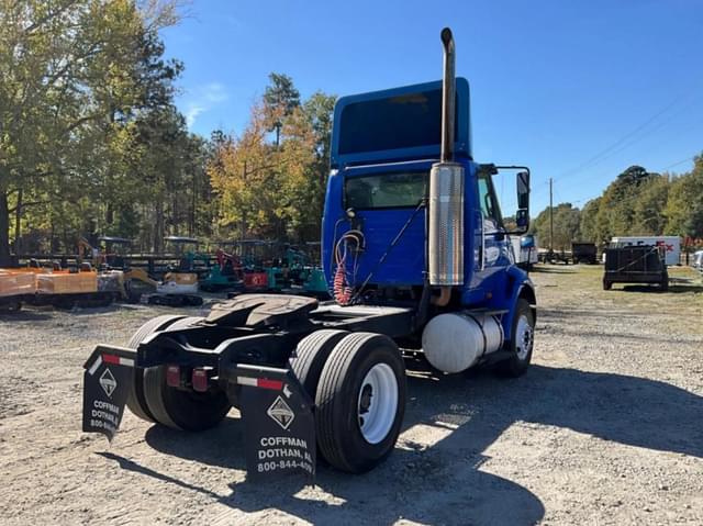 Image of International 8600 equipment image 4