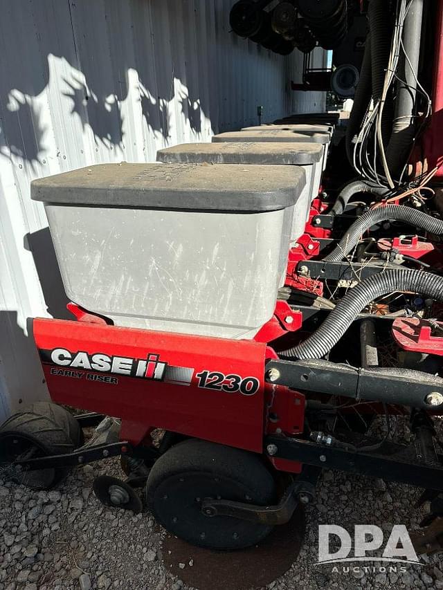 Image of Case IH 1230 equipment image 2