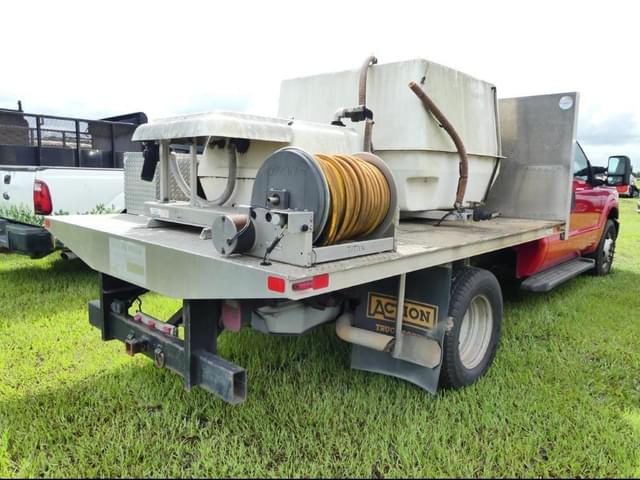Image of Ford F-350 equipment image 2
