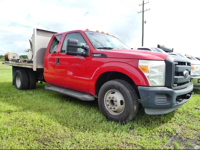 Image of Ford F-350 equipment image 1