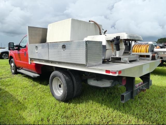 Image of Ford F-350 equipment image 3